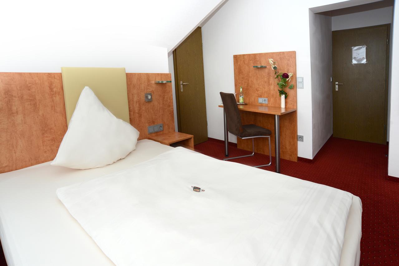 Hotel Jaegerhof Roth  Extérieur photo
