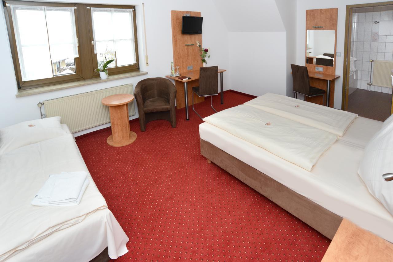 Hotel Jaegerhof Roth  Extérieur photo