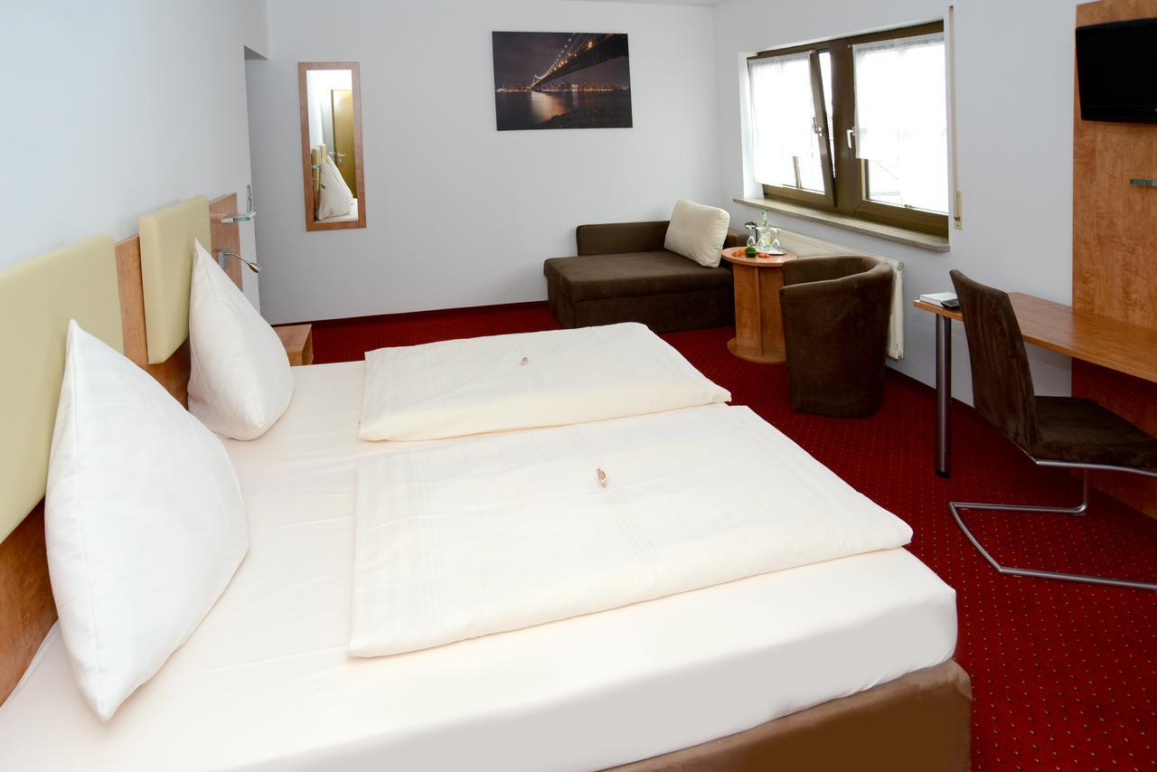 Hotel Jaegerhof Roth  Extérieur photo