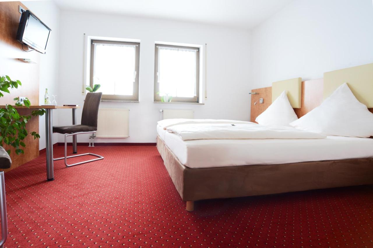 Hotel Jaegerhof Roth  Extérieur photo