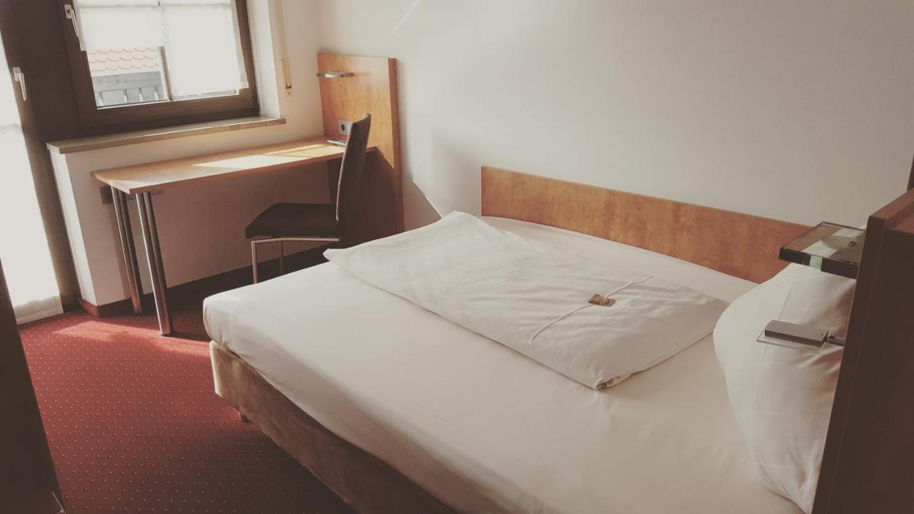 Hotel Jaegerhof Roth  Extérieur photo